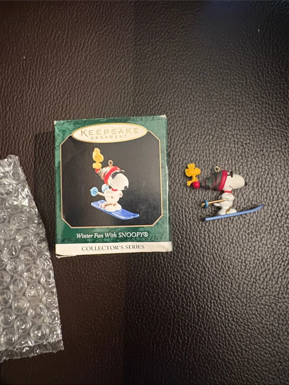 Keepsake miniature Ornament - Snoopy Winter Fun Snowboarding QXM4343